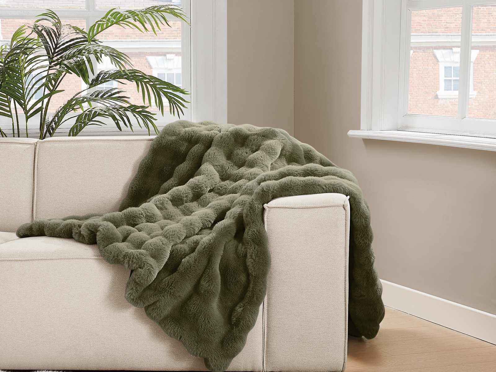 Brooklyn Loom Bubble Faux Fur Throw, One Size, Green
