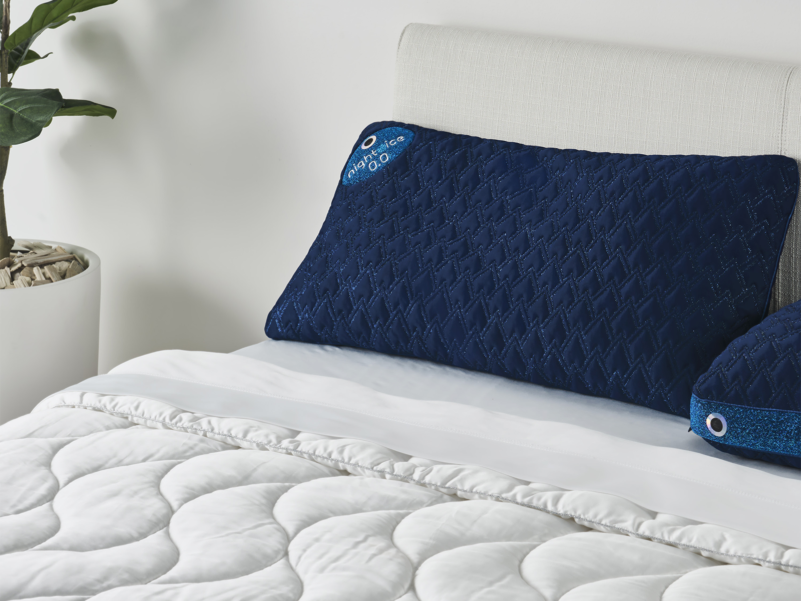 Bedgear Night Ice Performance Pillow | Extra Low | Standard Queen
