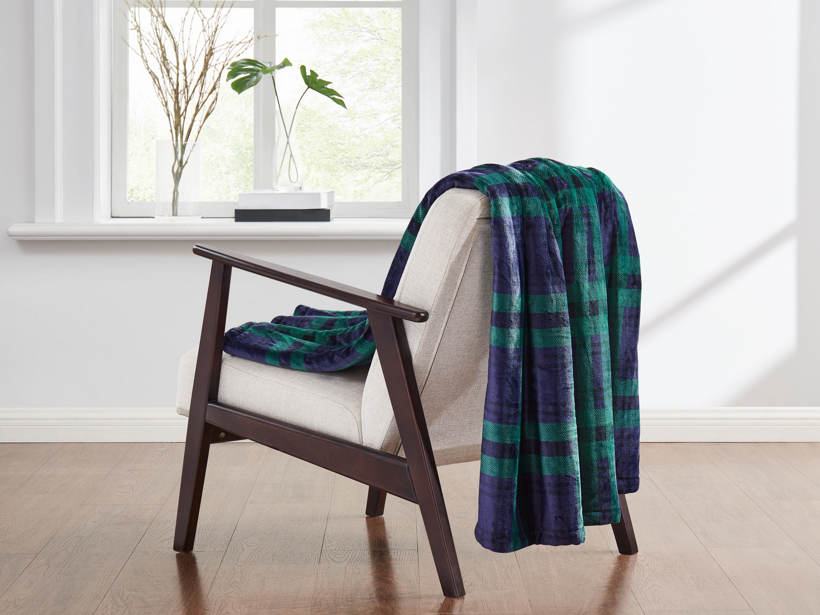 Truly Soft Cuddle Warmth Tartan Plaid Throw