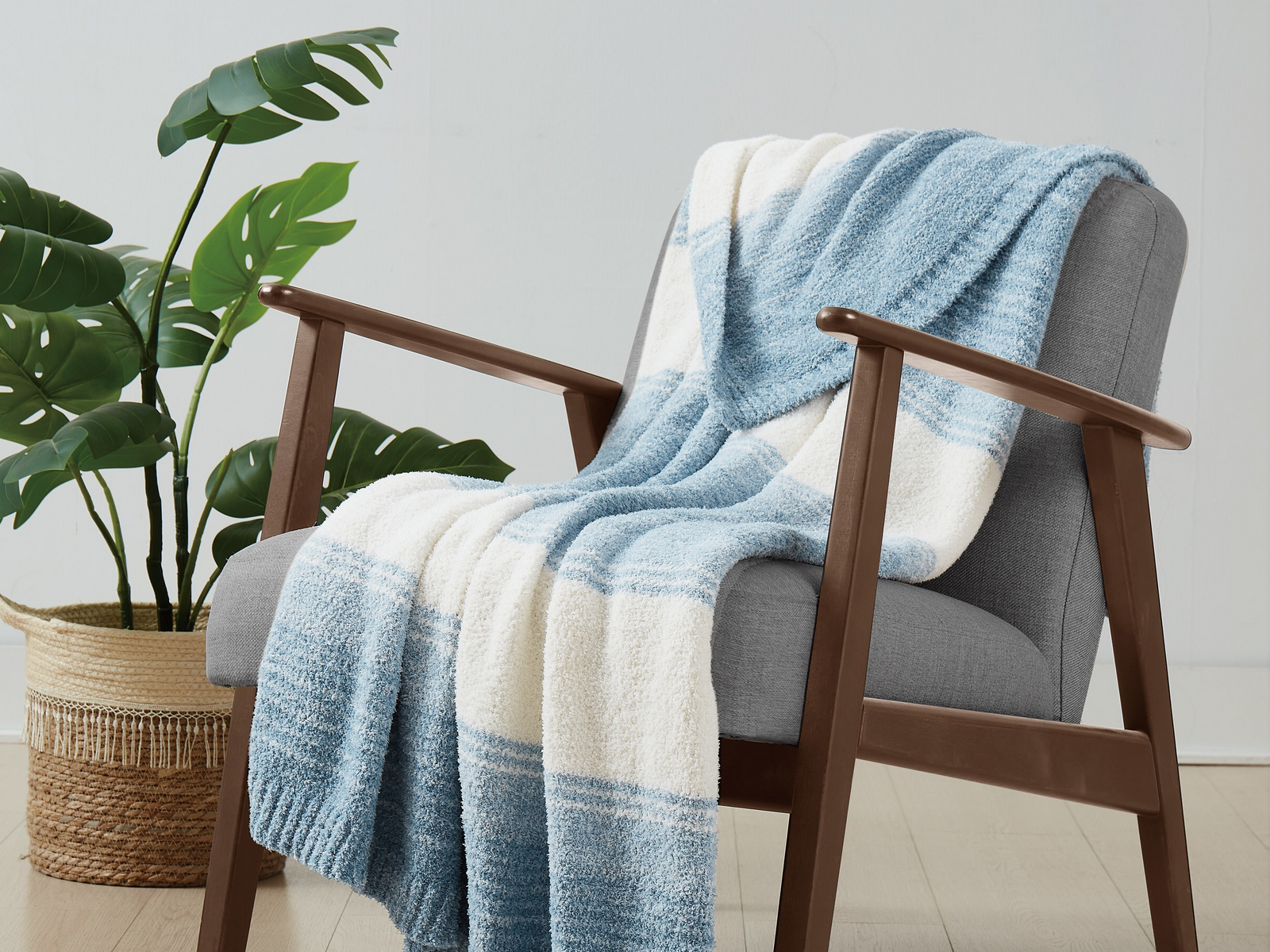 Brooklyn Loom Ombre Stripe Throw, One Size, Blue