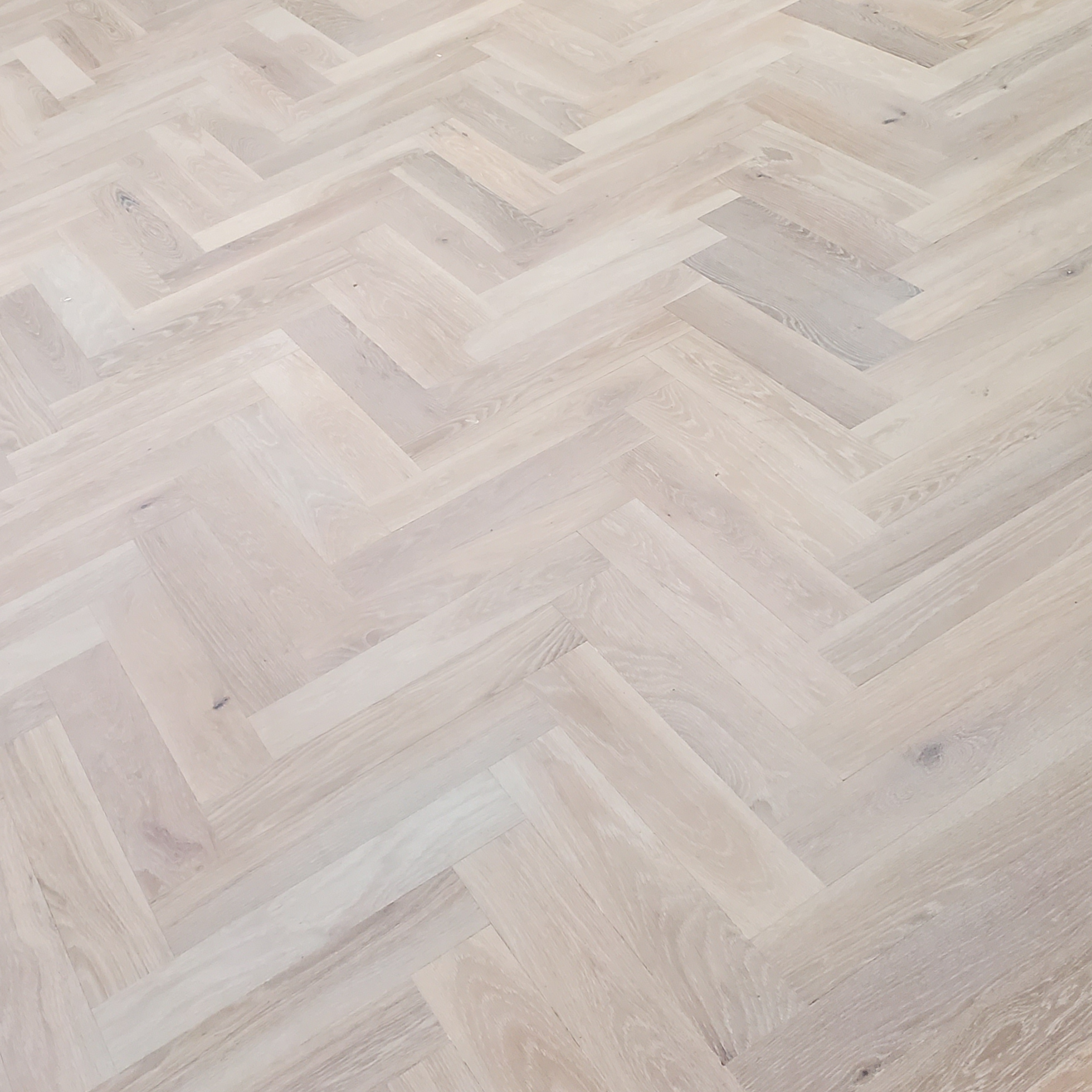 Teckton 4"x20" WO NATURAL Herringbone 4.5mm wear