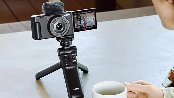Read "Best Beginner Cameras for Vloggers in 2026" on Henry's Blog