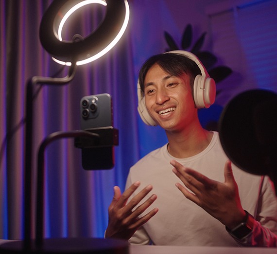 Gift ideas for vloggers and youtubers