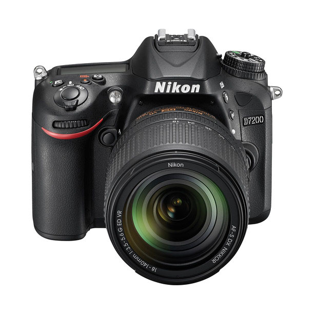 Nikon D7200 with 18-140 VR Lens (One Box) | Henry's