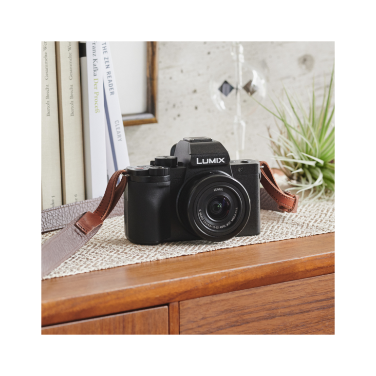 Panasonic Lumix G100D + Lumix G Vario 12-32 mm f/3,5-5,6 AS Panasonic Lumix G100D + Lumix G Vario 12-32 mm f/3,5-5,6 AS