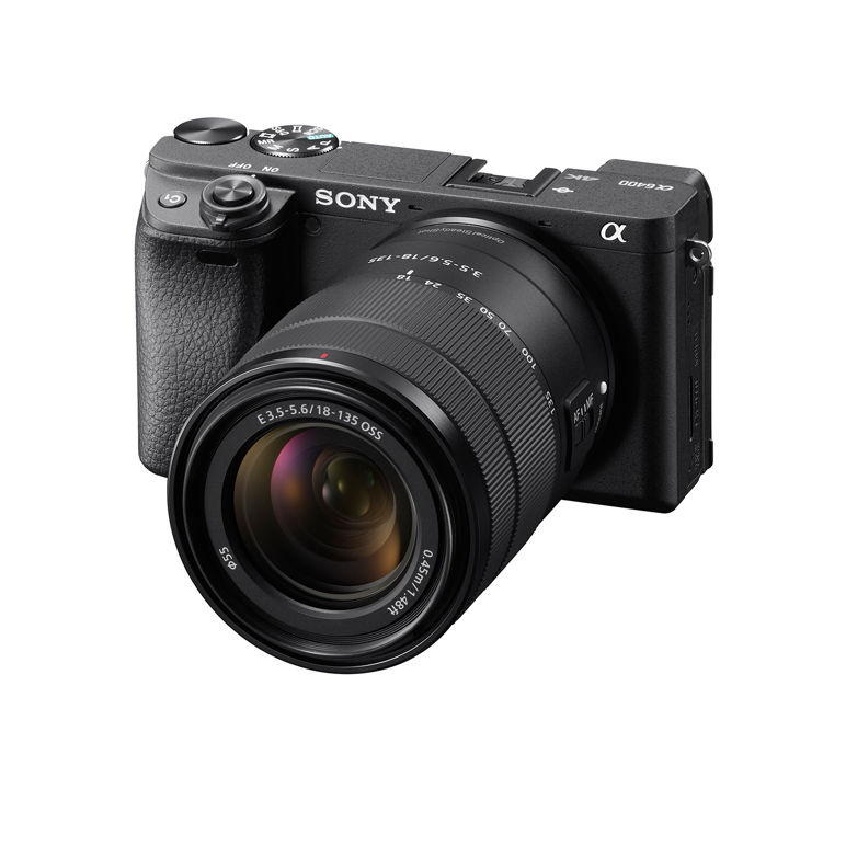 Sony Alpha A6400 with 18-135mm Lens Black