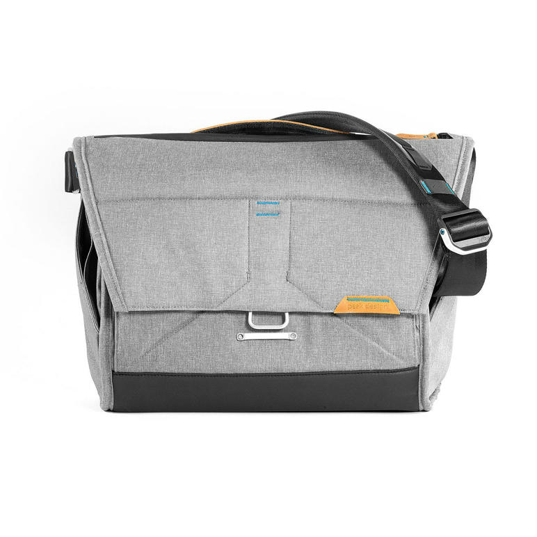 USED Peak Design Everyday Messenger