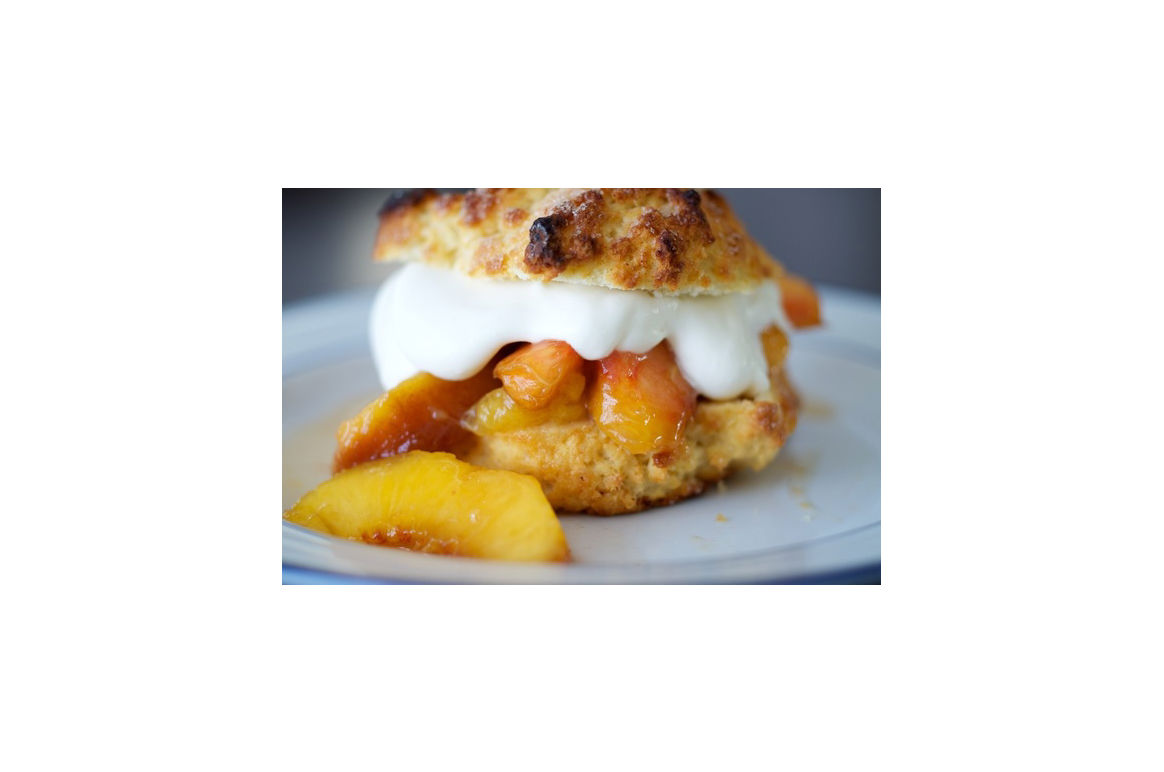 Peach Sliced Irregular In Extra In Light Syrup