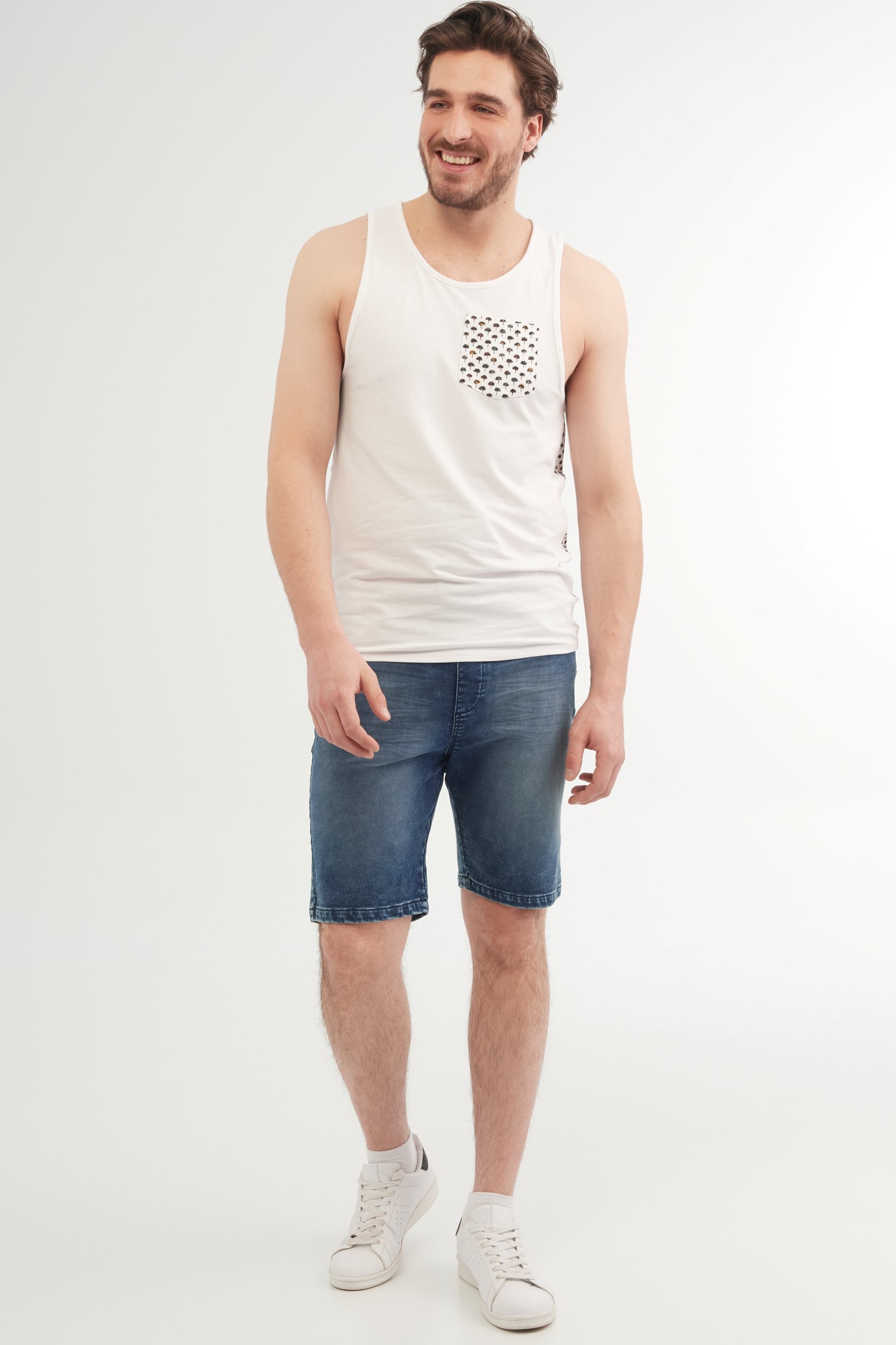 Mens pocket tank mozfront