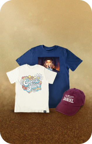 Apparel & Accessories.png