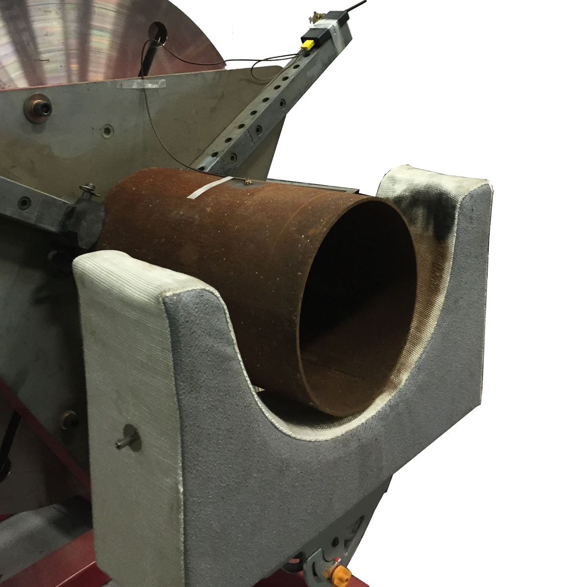 Clam Shell induction heating used on a large pipe.