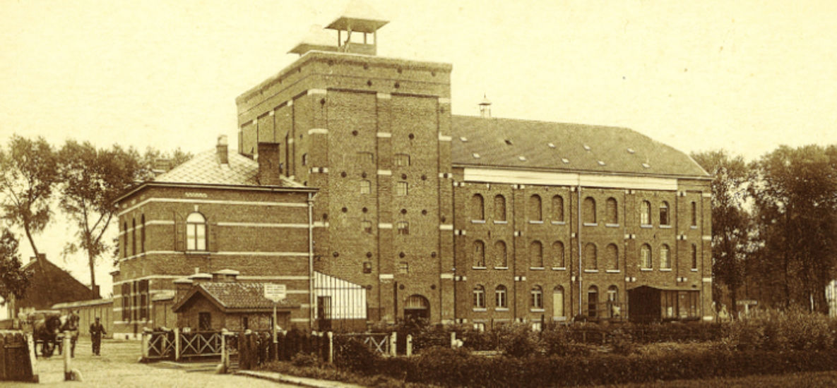 Vintage photo of the Castle Malting facility